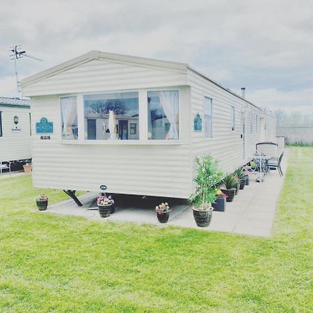 Static Caravan Marine Holiday Park 拉尔 外观 照片